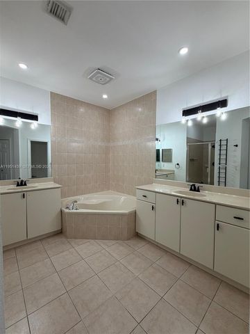 8415 NW 108th Pl, Doral, FL 33178