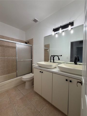 8415 NW 108th Pl, Doral, FL 33178