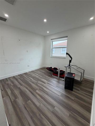 8415 NW 108th Pl, Doral, FL 33178