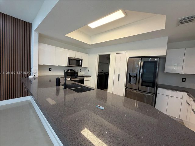 8415 NW 108th Pl, Doral, FL 33178