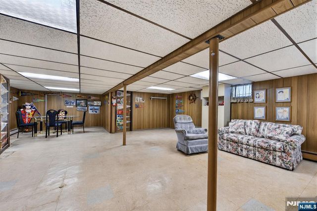 4-16 Bergen Avenue, Fair Lawn, NJ 07410