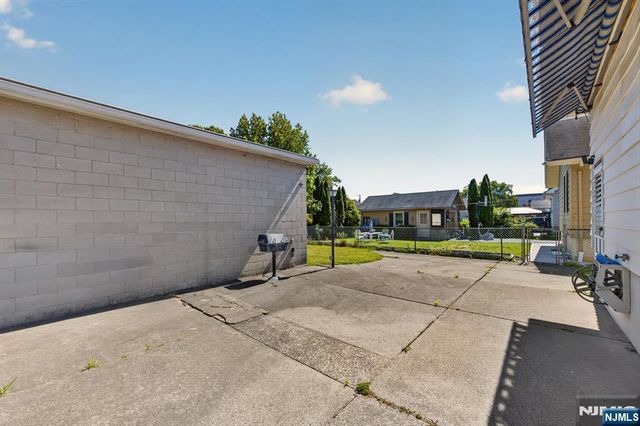 4-16 Bergen Avenue, Fair Lawn, NJ 07410