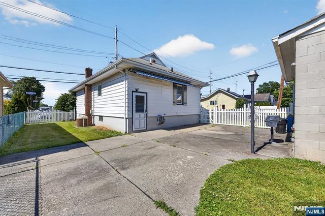 4-16 Bergen Avenue, Fair Lawn, NJ 07410