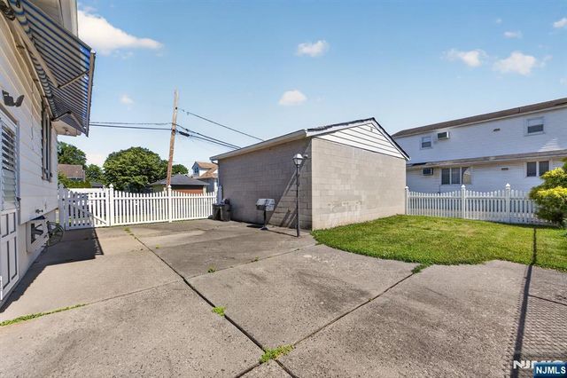 4-16 Bergen Avenue, Fair Lawn, NJ 07410