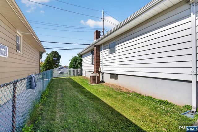 4-16 Bergen Avenue, Fair Lawn, NJ 07410