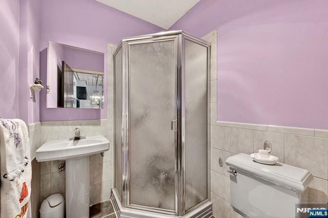 4-16 Bergen Avenue, Fair Lawn, NJ 07410