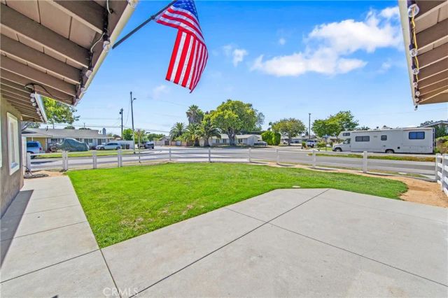 5892 Meadowlark Drive, Huntington Beach, CA 92649