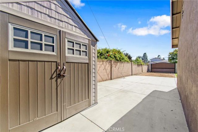 5892 Meadowlark Drive, Huntington Beach, CA 92649
