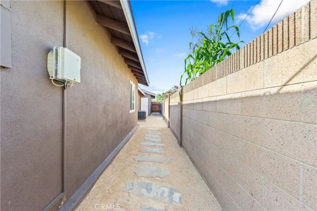 5892 Meadowlark Drive, Huntington Beach, CA 92649