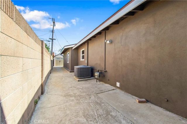 5892 Meadowlark Drive, Huntington Beach, CA 92649