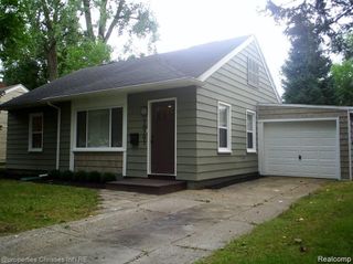 10701 Albany Street, Oak Park, MI 48237