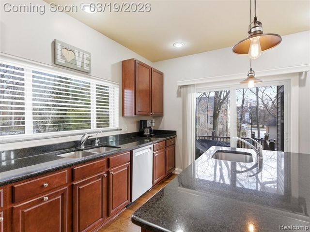 6866 Williamsbury Circle, Clarkston, MI 48348