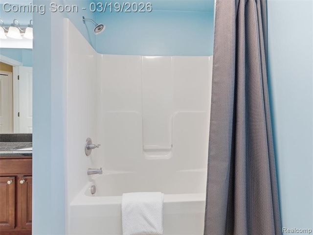 6866 Williamsbury Circle, Clarkston, MI 48348