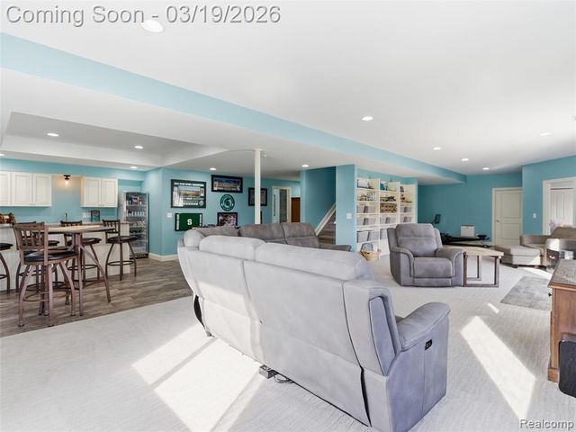 6866 Williamsbury Circle, Clarkston, MI 48348