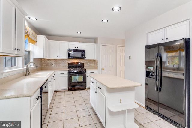 15385 BEVANWOOD DR, Woodbridge, VA 22193