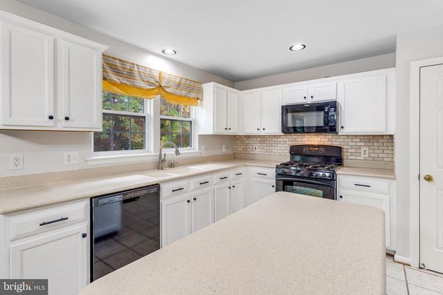 15385 BEVANWOOD DR, Woodbridge, VA 22193