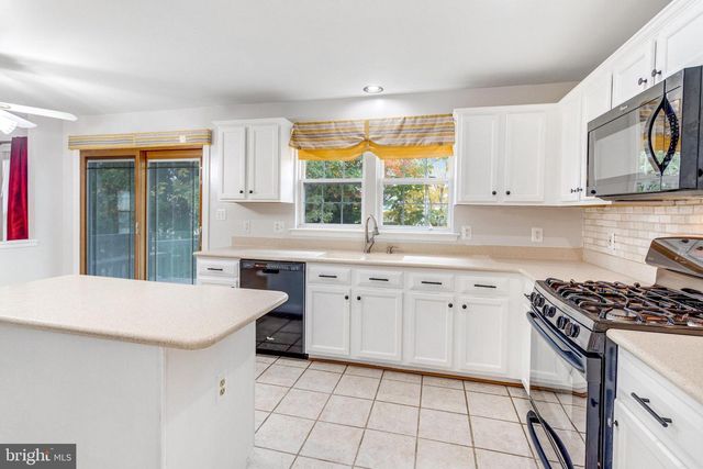 15385 BEVANWOOD DR, Woodbridge, VA 22193