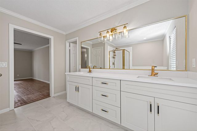 106 Breezy Point Pl, Spring, TX 77381