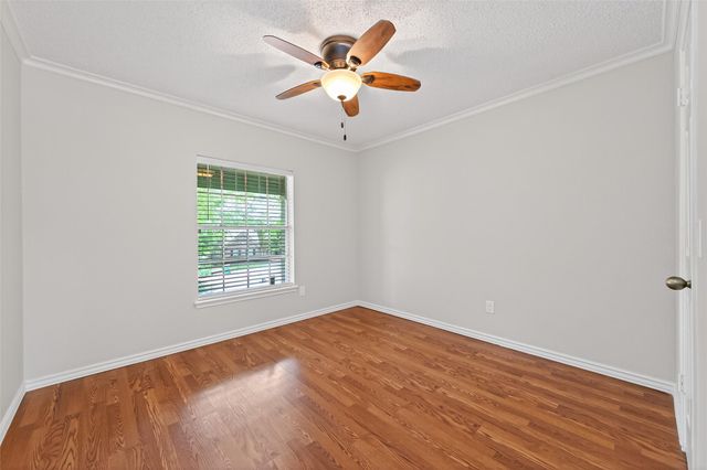106 Breezy Point Pl, Spring, TX 77381