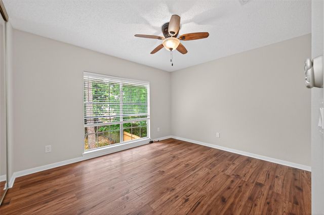 106 Breezy Point Pl, Spring, TX 77381