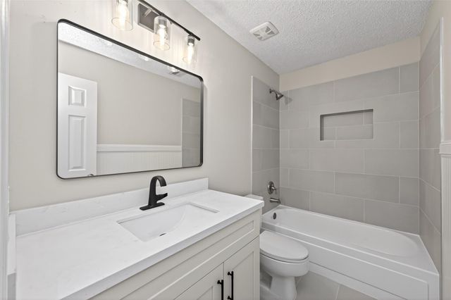 106 Breezy Point Pl, Spring, TX 77381