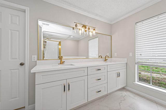 106 Breezy Point Pl, Spring, TX 77381