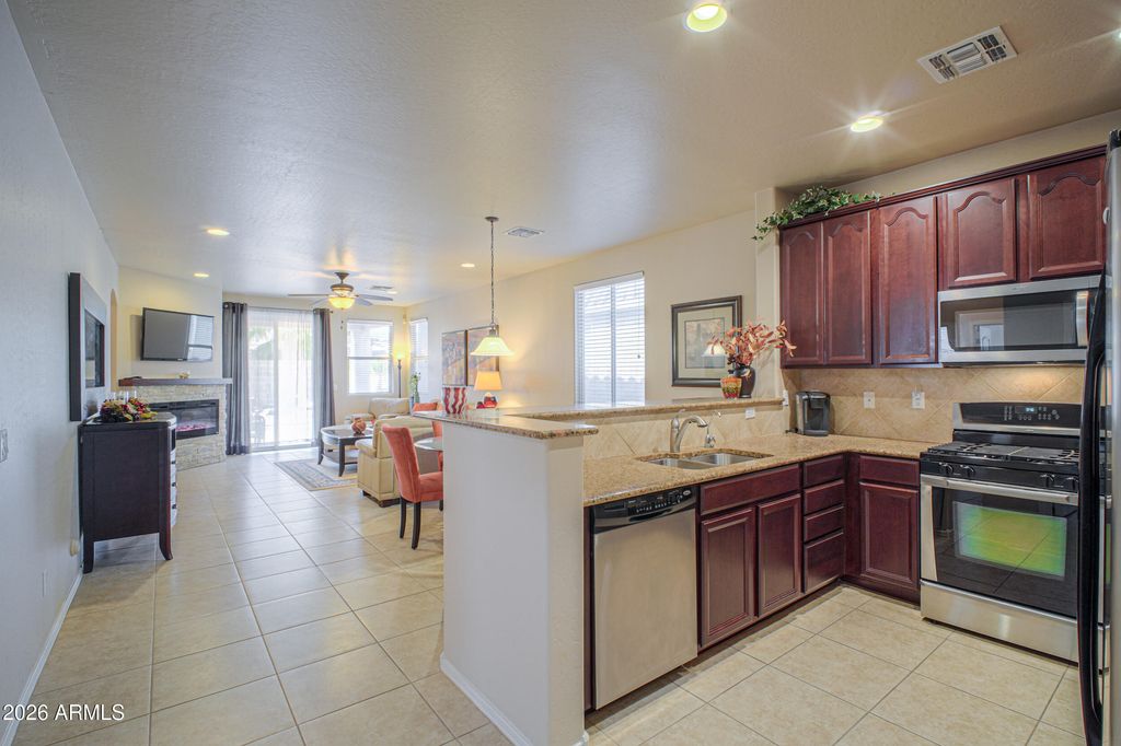 42531 W PALMYRA Lane, Maricopa, AZ 85138 — photo 5