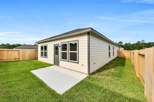 1990 Brookpointe Lane, Dayton, TX 77535