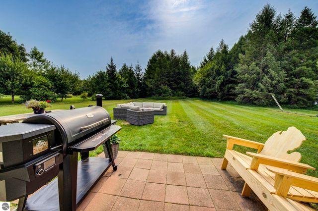 725 Francis Drive, Traverse City, MI 49696