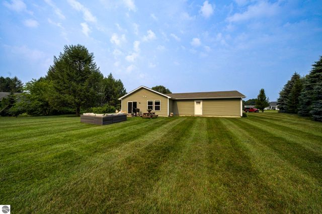 725 Francis Drive, Traverse City, MI 49696