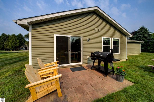 725 Francis Drive, Traverse City, MI 49696