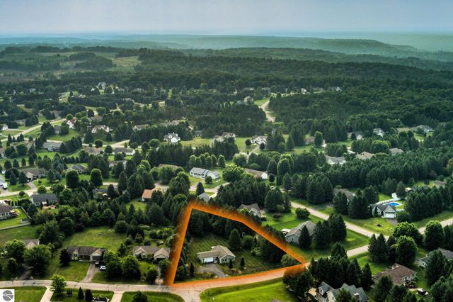 725 Francis Drive, Traverse City, MI 49696