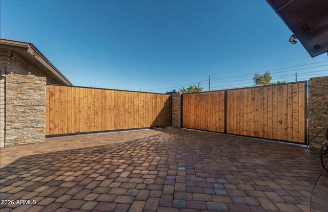 849 N 67th Place, Mesa, AZ 85205