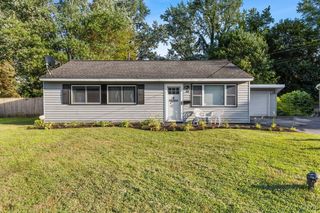 12 Lincoln Road, Clay, NY 13212