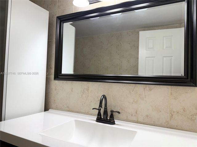 1850 W 56th Street 2404, Hialeah, FL 33012