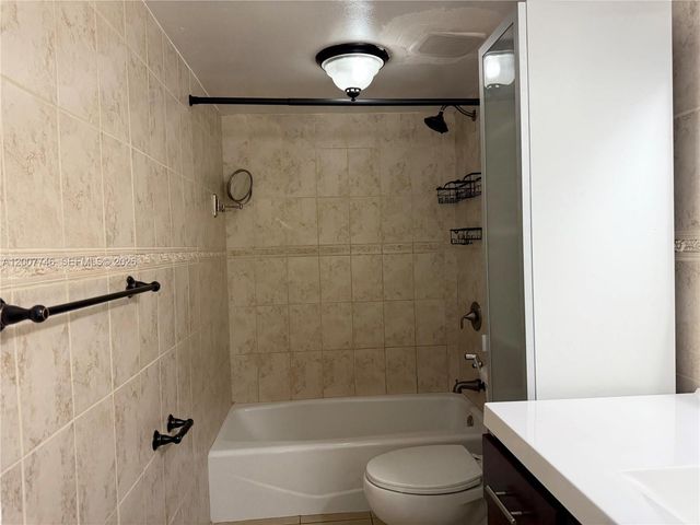 1850 W 56th Street 2404, Hialeah, FL 33012