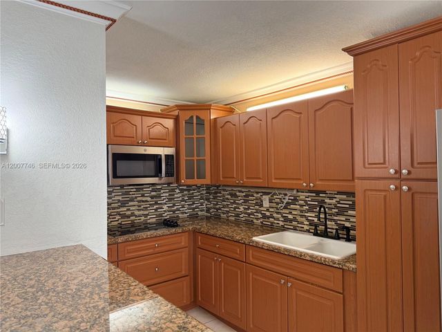 1850 W 56th Street 2404, Hialeah, FL 33012