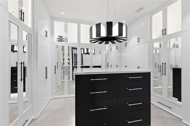 17010 Wallace Way, Village Of Loch Lloyd, MO 64012