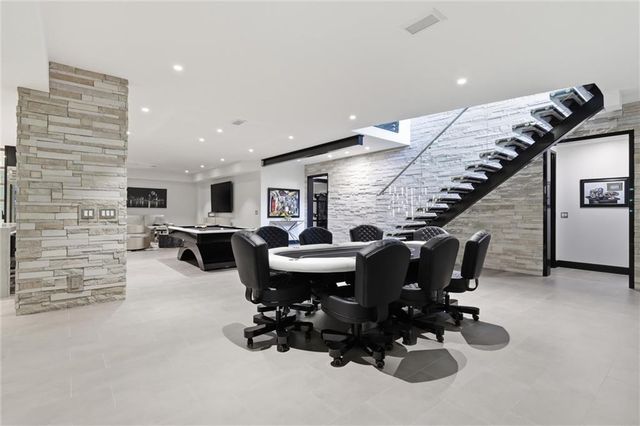 17010 Wallace Way, Village Of Loch Lloyd, MO 64012