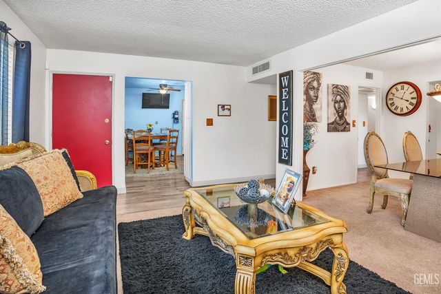5400 Cherry Tree Lane, Bakersfield, CA 93309