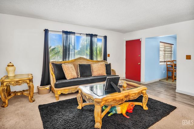 5400 Cherry Tree Lane, Bakersfield, CA 93309