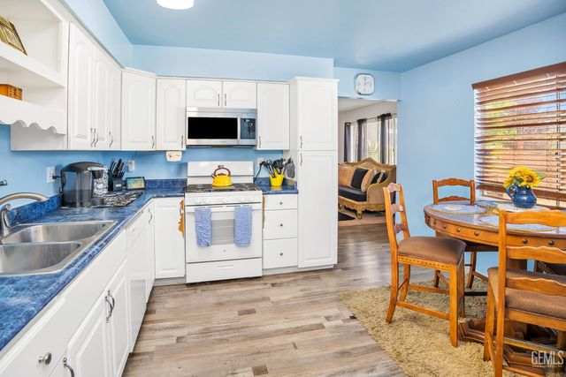 5400 Cherry Tree Lane, Bakersfield, CA 93309