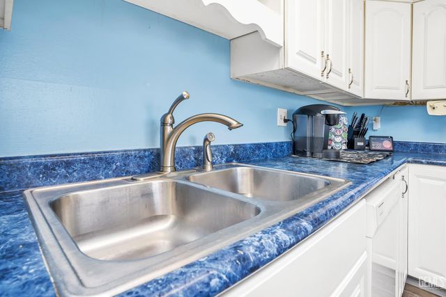 5400 Cherry Tree Lane, Bakersfield, CA 93309
