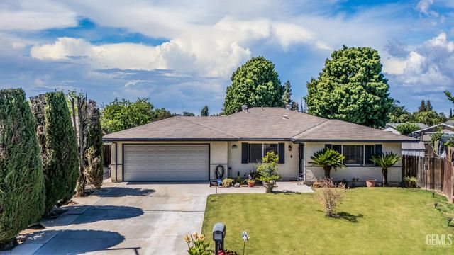 5400 Cherry Tree Lane, Bakersfield, CA 93309