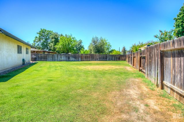 5400 Cherry Tree Lane, Bakersfield, CA 93309