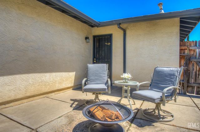 5400 Cherry Tree Lane, Bakersfield, CA 93309
