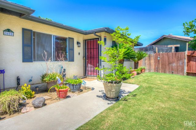 5400 Cherry Tree Lane, Bakersfield, CA 93309