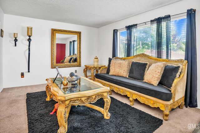 5400 Cherry Tree Lane, Bakersfield, CA 93309