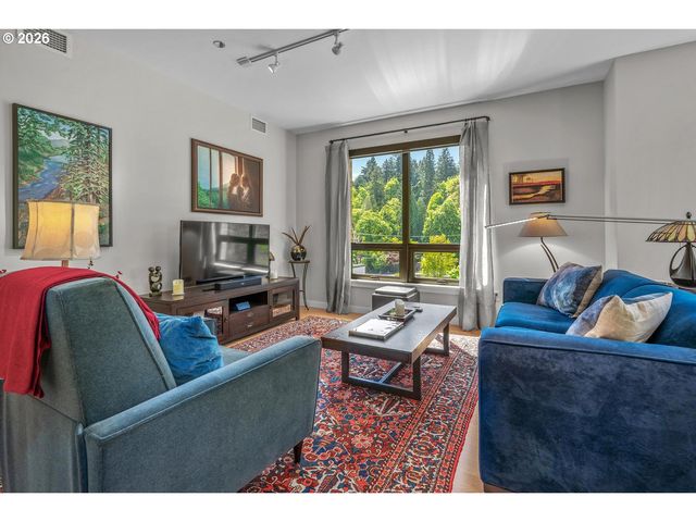 2351 Nw WESTOVER Rd 608, Portland, OR 97210