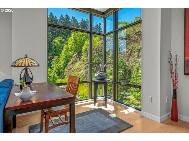 2351 Nw WESTOVER Rd 608, Portland, OR 97210